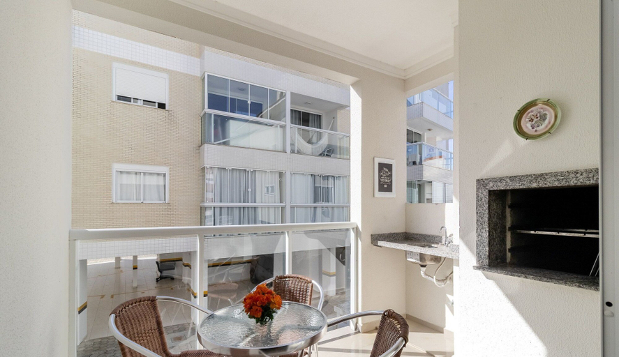 Outdoor dining, 2 Bedroooms Apt w/ BBQ 500m From the Beach Pts0101, Florianopolis