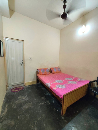 Room 5, Hotel Shanti Guest House Varanasi, Varanasi