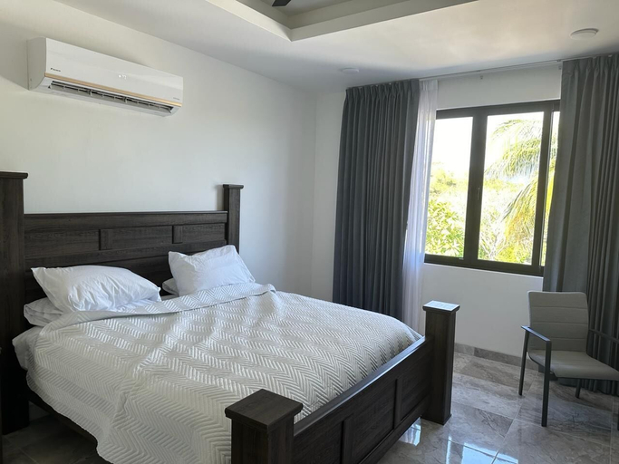 Room 5, Casa Marlin, Garabito