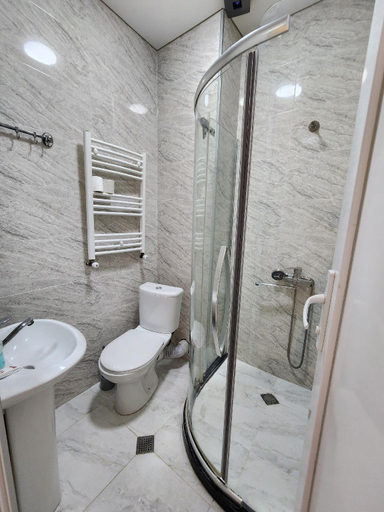 Bathroom 2, Batumi hotel Lalasa, Batumi