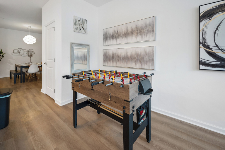 Room 5, Luxurious Apartments - Pool Gym Bikes, Nassau