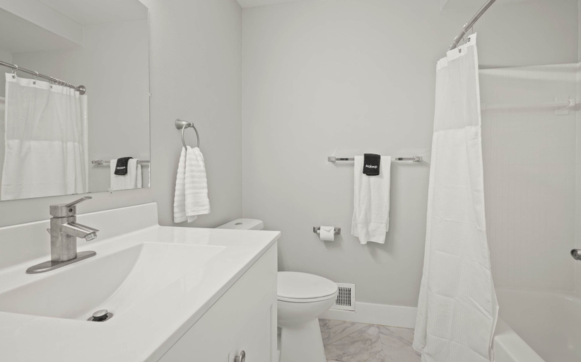 Room 4, Relaxing 2BR 2BA Unit in the City, Oakland