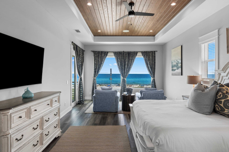 Interior 4, Gulf Views, Pool, Rooftop Lounge & Private Beach Heavenly Day by Avantstay, Bay