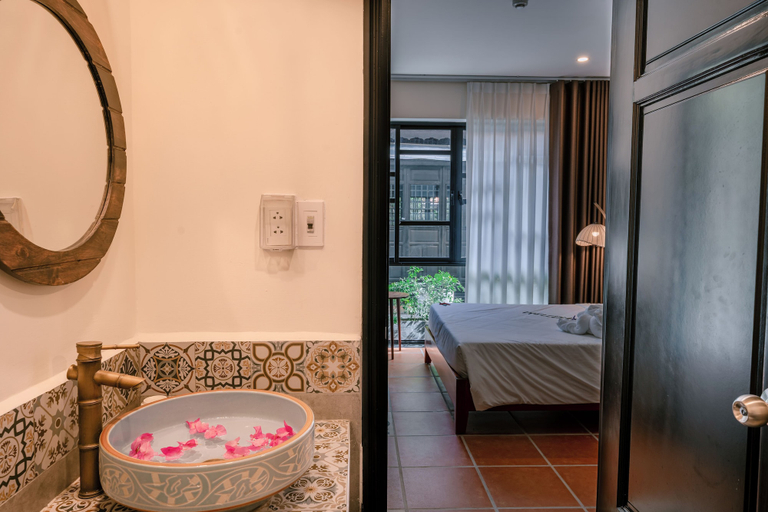 Bathroom 5, Du Yen Hoi An Villa, Da Nang