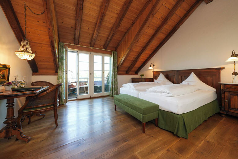 Bedroom 2, Hofgut Albführen - Hotel & Restaurant, Waldshut
