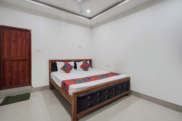 Room 3, Fabhotel Ramendra Palace, Faizabad