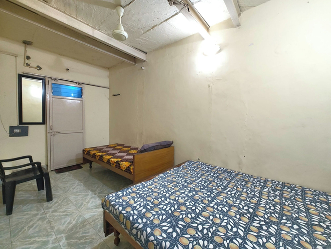 Room 4, Hotel Shanti Guest House Varanasi, Varanasi