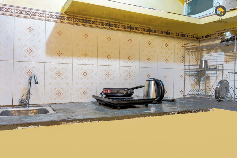 Shared kitchen facilities, S.S.Homestay, Varanasi