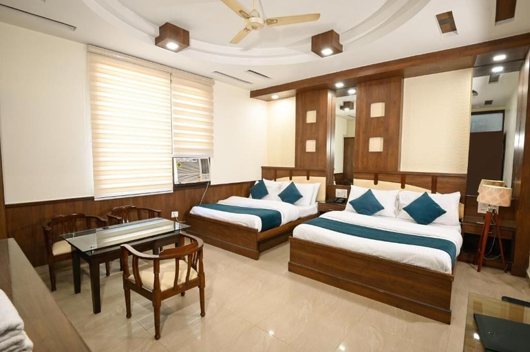Room 4, Hotel Baba Deluxe By RCG Hotels, Delhi