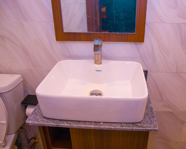 Bathroom 5, LUJO 41 HOTEL PORT HARCOURT, Port Harcourt