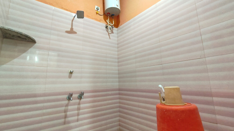 Bathroom 4, Dhanas Residency Pondicherry, Viluppuram