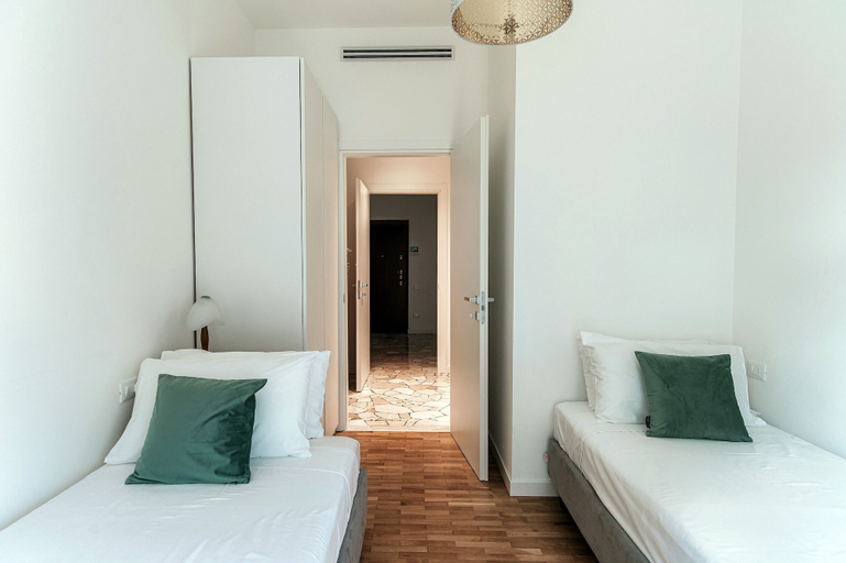 Room 2, Heritage, Como