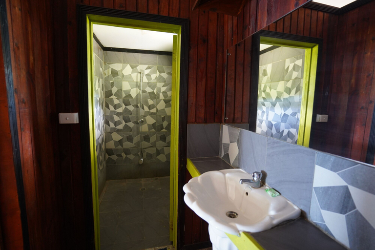 Bathroom 2, White Sandy Beach Eco Lodge, Ba