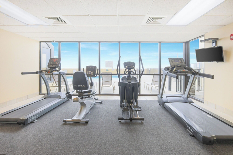 Fitness facility, Phoenix IV 4073, Baldwin