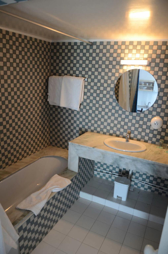 Bathroom 3, Appart-Hôtel Tagadirt, Agadir-Ida ou Tanane