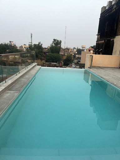 Rooftop pool, Vivaana Museum Hotel, Jhunjhunun