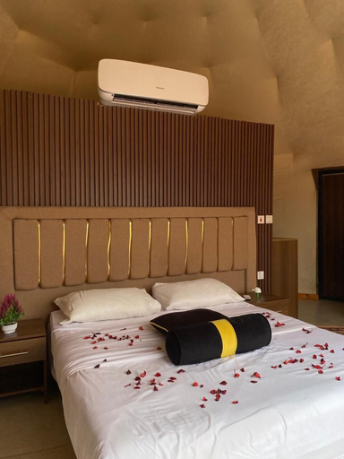 Room 5, Whispers of the Stars Luxury Camp, Quaira
