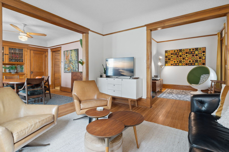 Interior 4, Retro Haus, Hennepin