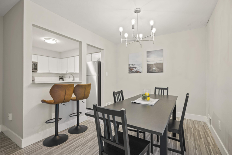 Room 5, Relaxing 2BR 2BA Unit in the City, Oakland
