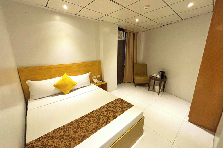 Room 3, LuxeLite Suites Pasay, Pasay City