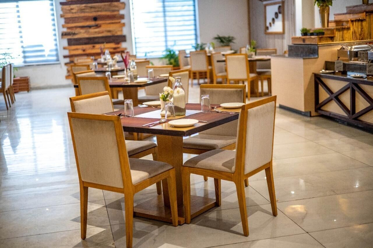Restaurant, TRIBHAV Iris Lite Resort Corbett, Nainital