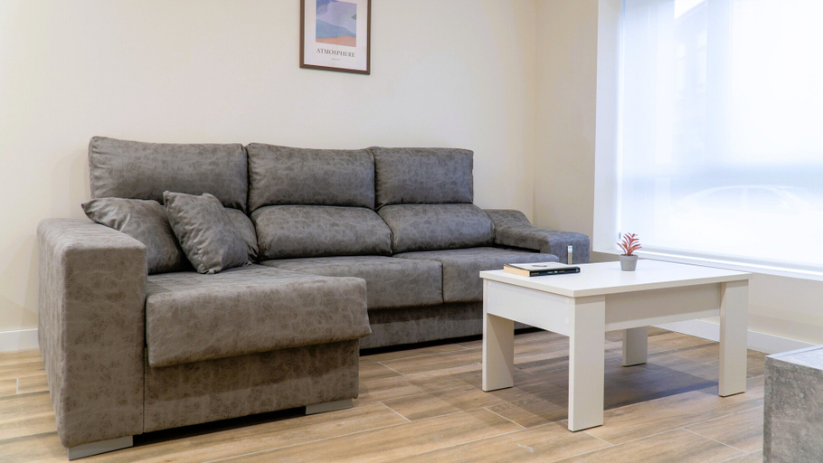 Living area 4, Apartamentos Doña Berenguela by gaiarooms, León