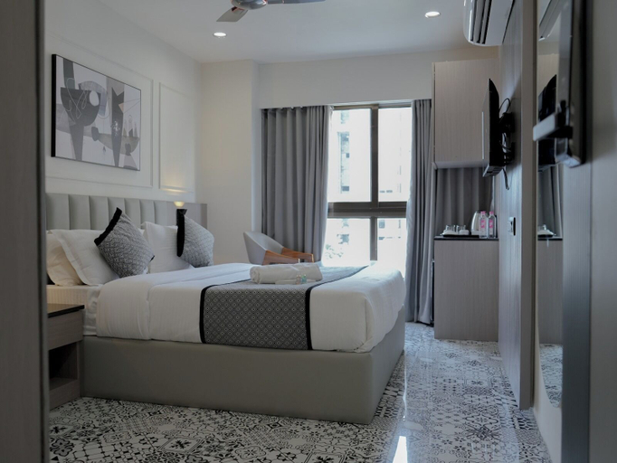 Room 5, Hotel Laxus, Ahmadabad