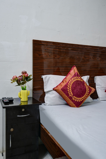 Room 5, Hotel ALLEN STAY Uttam Nagar, Delhi