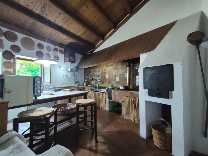 2, Santolo Country Retreat, Syracuse