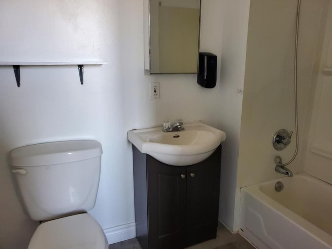 Bathroom 3, Residance Notre-Dame, Restigouche