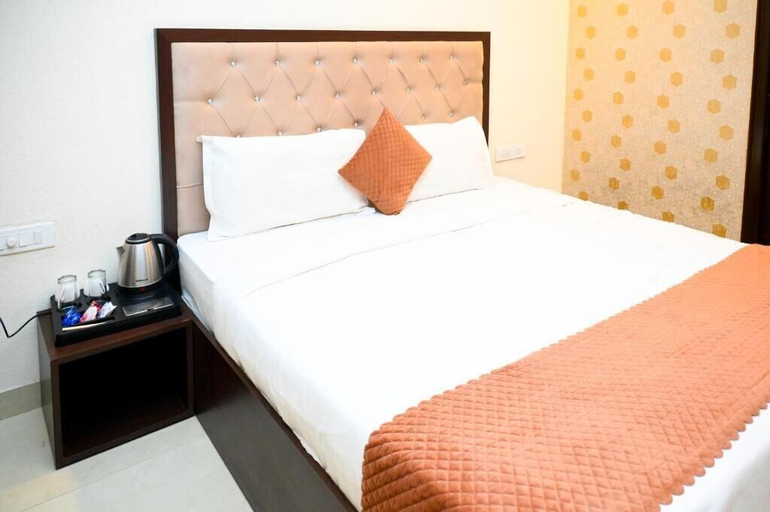 Room 3, HOTEL INFRAVIEW, Sahibzada Ajit Singh Nagar