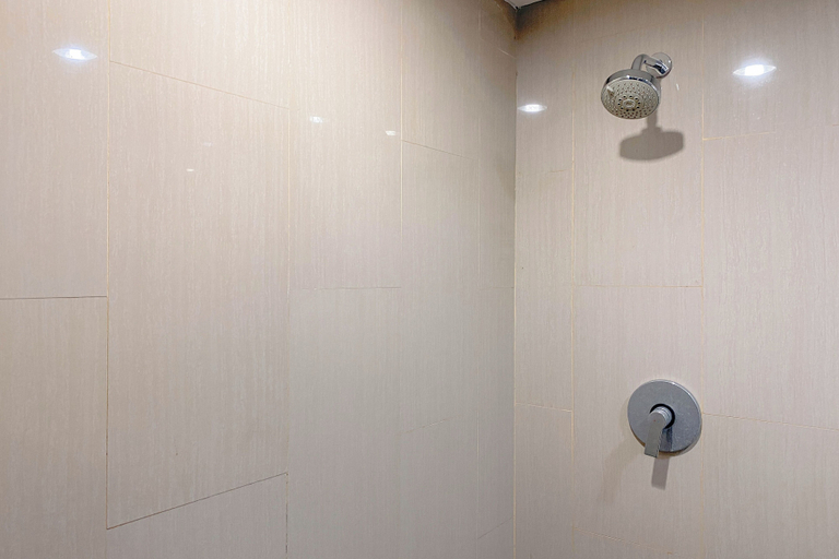 Bathroom 4, Studio Apartment Near Kcic Halim At H Residence, Jakarta Timur