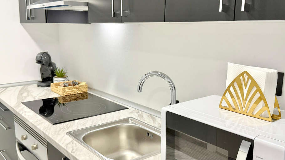 Private kitchen 4, Naffah Apartments II, Madrid