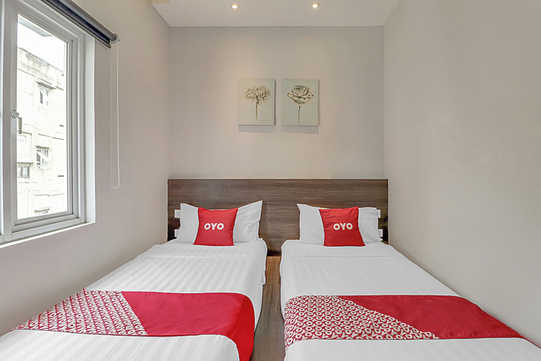 Room 5, Capital O 94727 Regia Cihampelas Ciwalk, Bandung