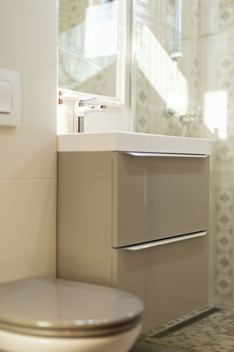 Bathroom 2, Nest Inn Honey Apartment, Baia Mare