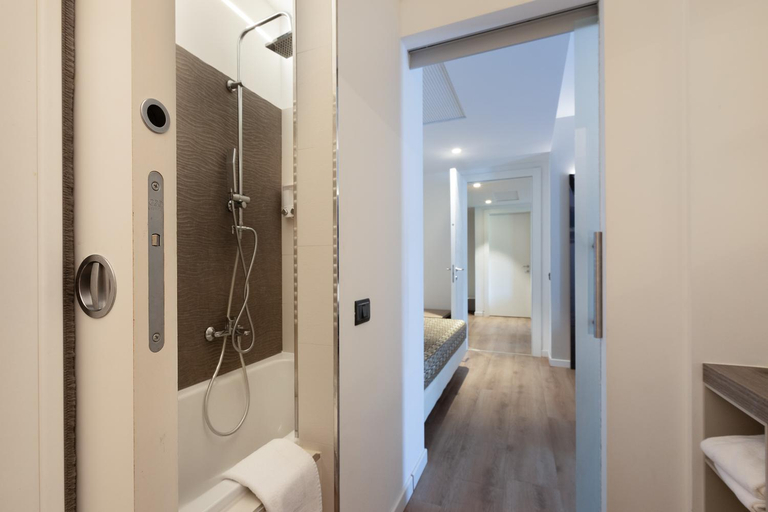 Bathroom 4, Ambassador Suite Hotel, Trento