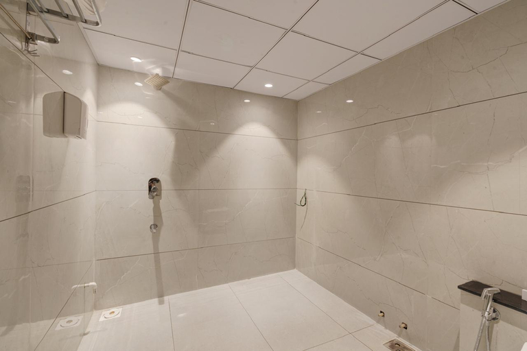 Bathroom 3, Hotel Royal Time, Ahmadabad