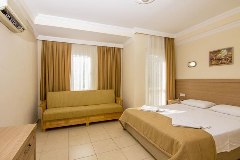 Bedroom 2, Hotel Karbel - All Inclusive, Fethiye