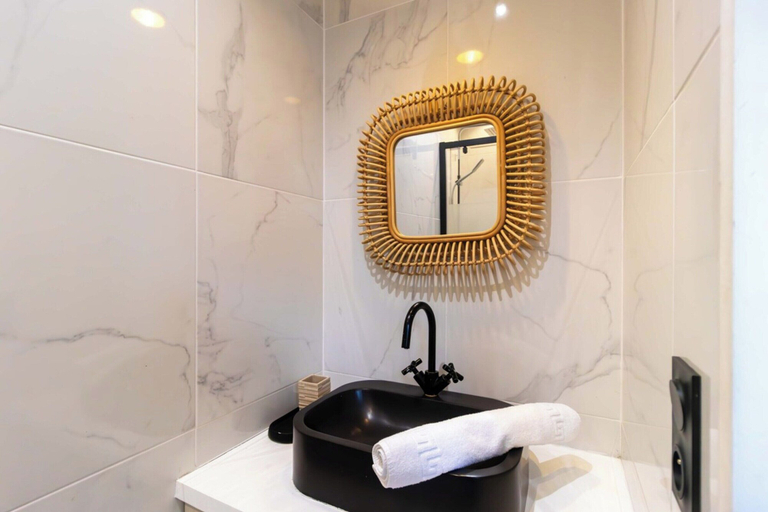 Bathroom 4, Superb Apartement 2 Bedrooms Center of Paris, Paris