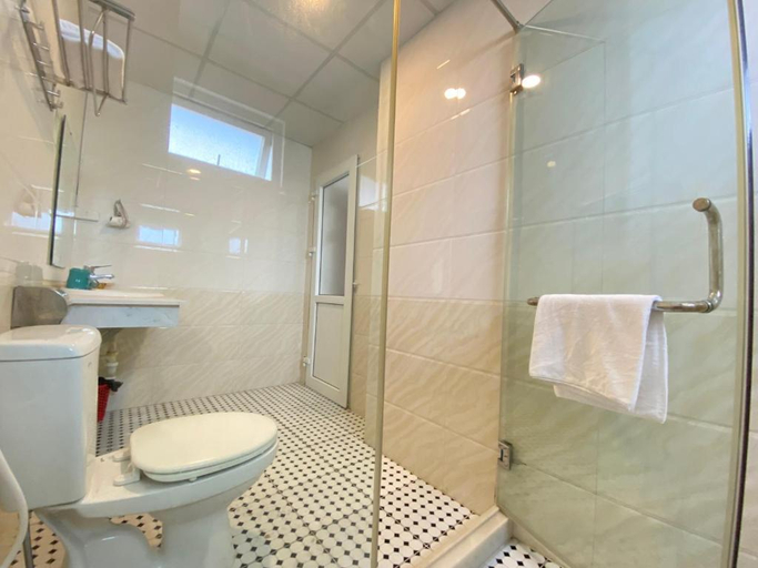 Bathroom, Hai Dang Hotel, Cửa Lò