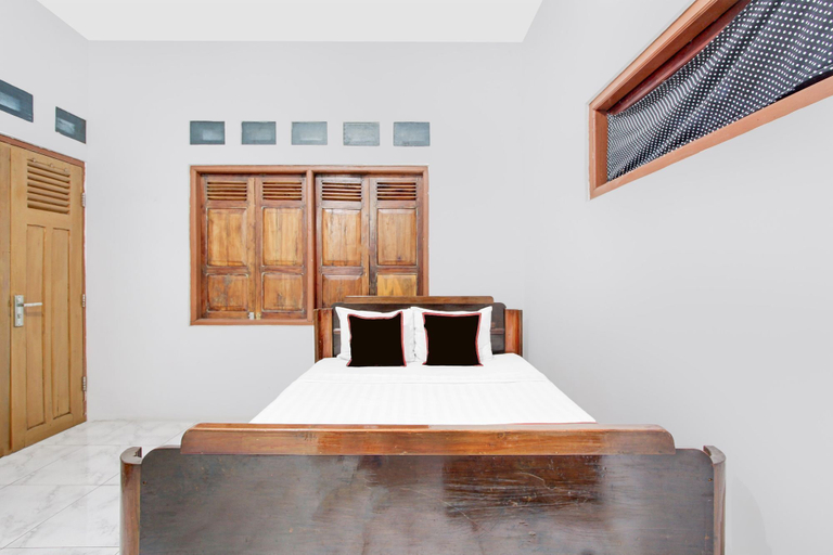 Room 3, Hotel O Putri Kinasih, Banyumas