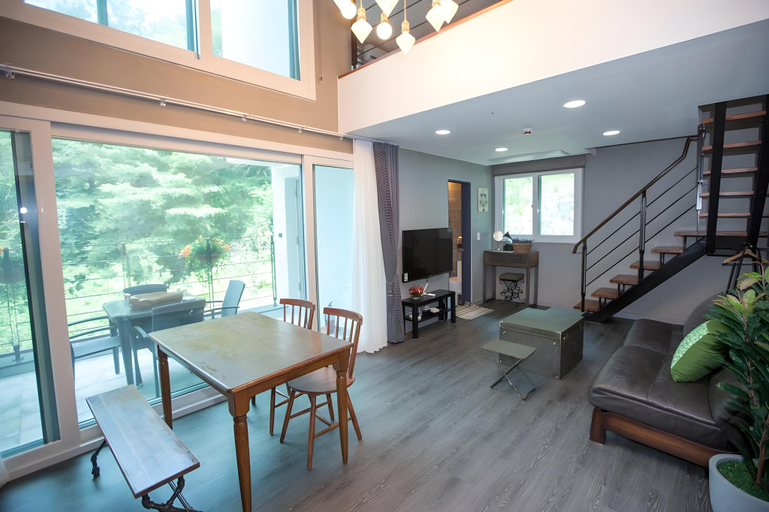 Others 4, Odin Pension, Hongcheon