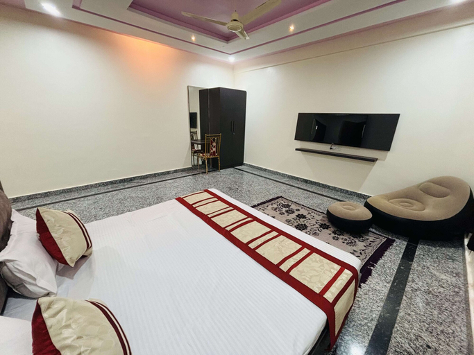 Room 5, Paras Resort, Pali