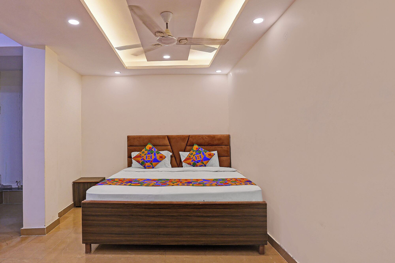 Room 4, Fabhotel Moonlight & Banquets, Ghaziabad