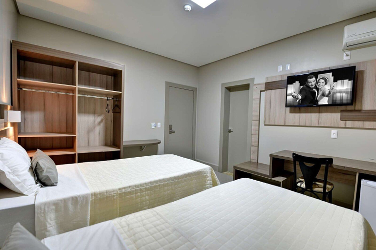 Bedroom 2, Green Palace Hotel, Matupá