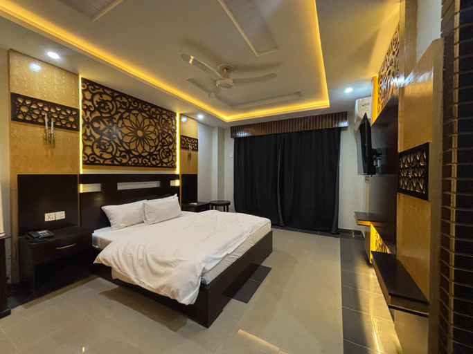 Shared lounge/TV area