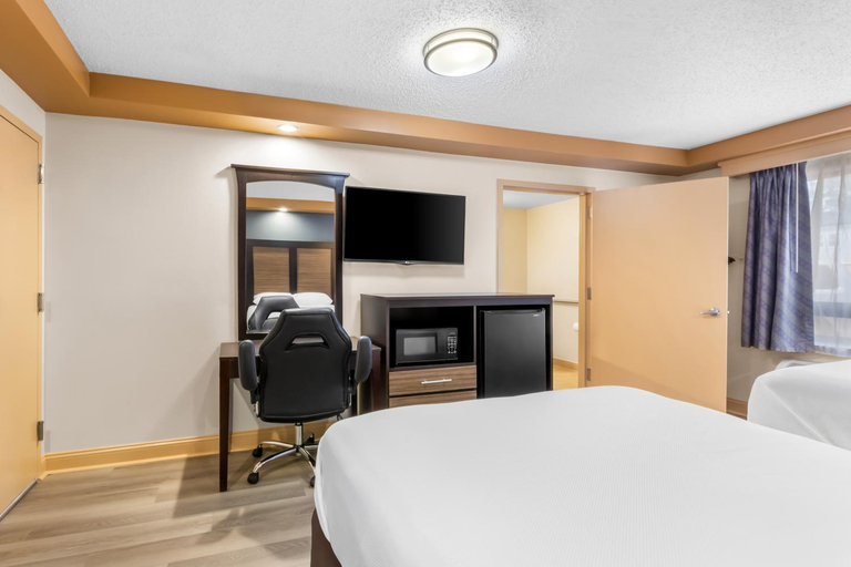 Bedroom 3, Econo Lodge Woodbridge, Middlesex