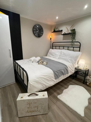 Room 5, manchester modern signature studio, Manchester