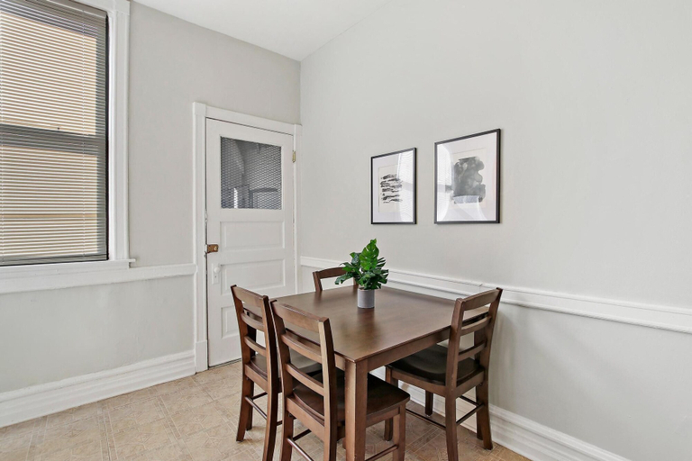 Dining room 5, Cozy 3BR Gem - Lincoln 3E, Cook