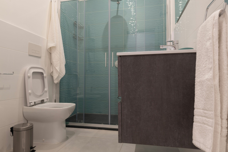 Bathroom 3, CASINA ROSSA NAPOLI, Napoli